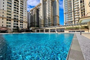 Outdoor pool - Riverine Diamond Studio RDA09 (Kuching)