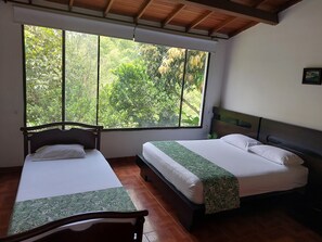 6 bedrooms, WiFi, bed sheets