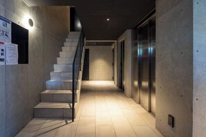 صورة غير مصنفة، 2 من 12، زرّ