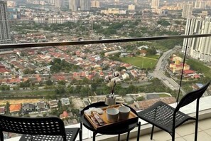 الإطلالة من المنشأة