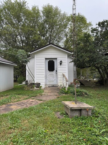 Misty Meadows 2-bedroom farmhouse