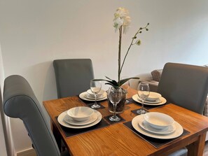 Leilighet, 2 soverom | Spiseområde