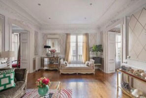 Smart-TV, peis og stereoanlegg