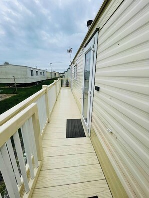 House, 3 Bedrooms, Smoking, Balcony | Property grounds