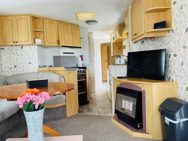 House, 3 Bedrooms, Smoking, Balcony | Room amenity