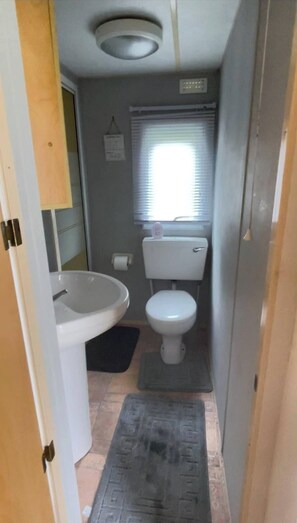 Hus, 3 soverom, røyk, balkong | Bad