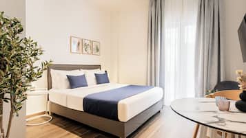 KLEO Gaia | Desk, iron/ironing board, free WiFi, bed sheets