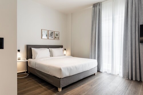 Kleo II by Zoia Living