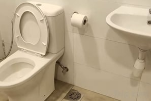 Hair dryer, bidet - Layover Living at KLIA South (Sepang)