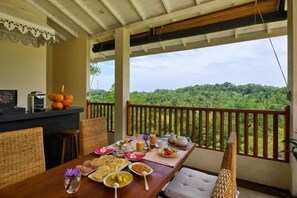 Restaurant - The Divine Villa (Heenatigala)