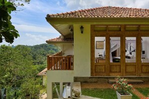 Unclassified image, 2 of 28, button - The Divine Villa (Heenatigala)