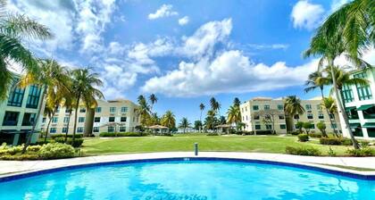 Aquatika Beach Retreat Pent House- Pools, Beach, and Rooftop Views near San Juan