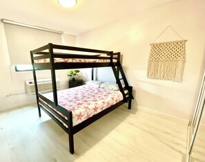 4 bedrooms, iron/ironing board, travel crib, free WiFi