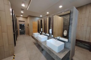 Bathroom - K Avenue by Butter House @Sunset Seaview Cozy (Donggongon)