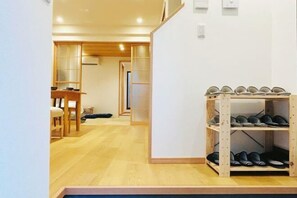 Room - Meet Inari (Kyoto)