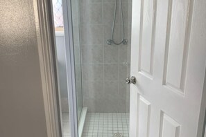 Room - Coopers Plains Home Stay (15m train to CBD) (Coopers Plains)