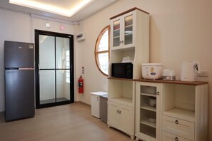Unclassified image, 4 of 13, button - Risa Hostel (Bangkok)