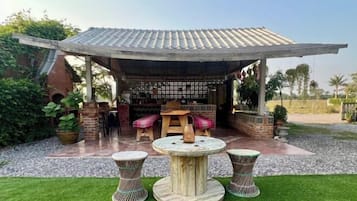 Tempat makan outdoor