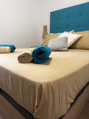 1 chambre, fer et planche à repasser, Wi-Fi gratuit, draps fournis