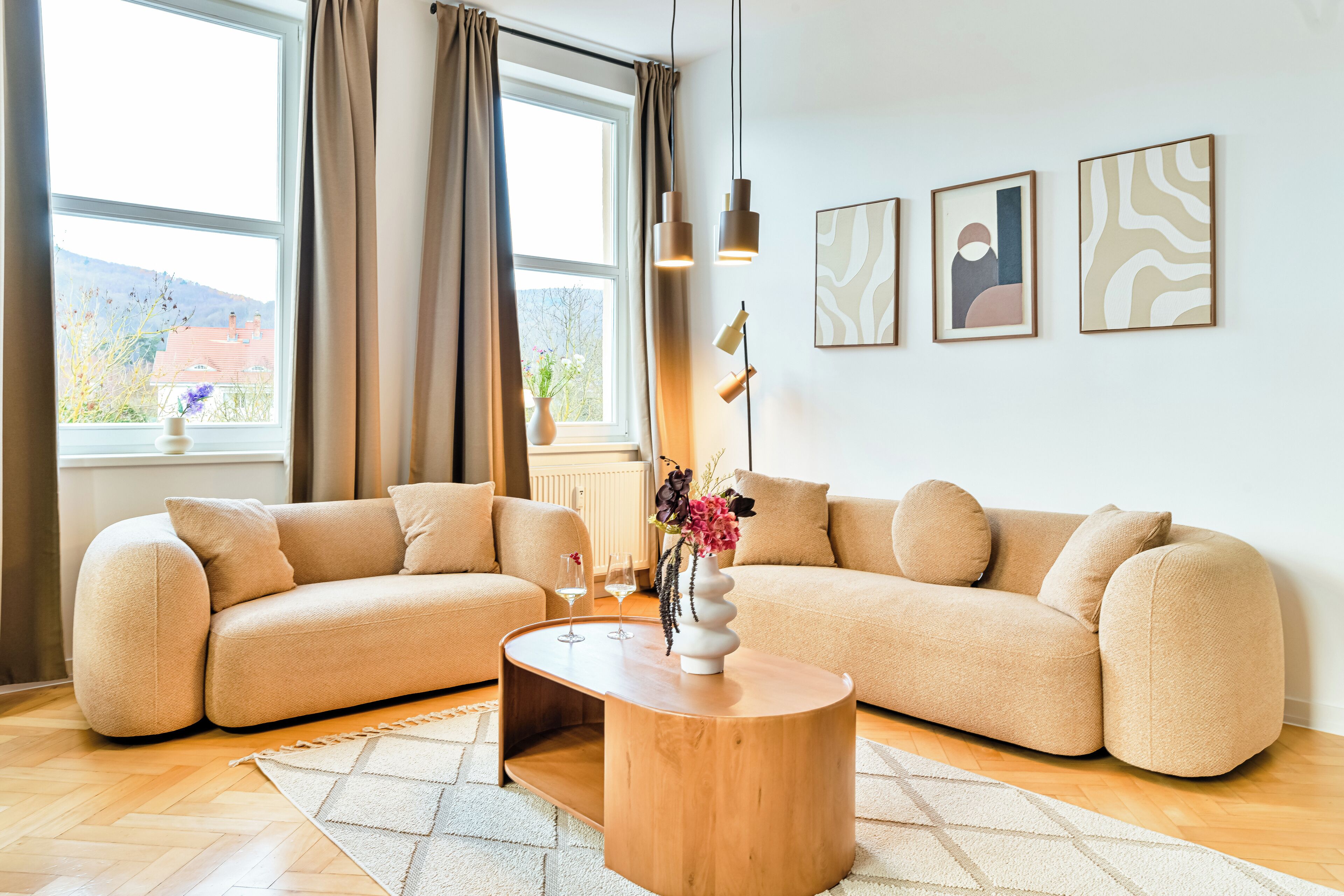 Smart-TV, Bücher, Stereoanlage