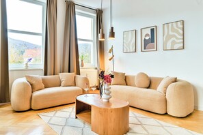 تلفزيون ذكي، كُتُب، ستيريو