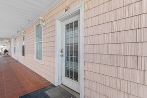 Exterior detail - 6BR Coastal Retreat | Sleeps 20 | Pool & Balconies (North Myrtle Beach)