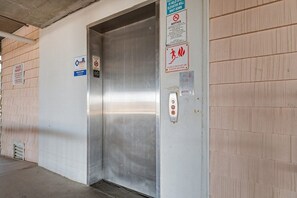 Interior - 6BR Coastal Retreat | Sleeps 20 | Pool & Balconies (North Myrtle Beach)