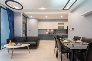 Room - Vinhome Metropolis Luxury Apartment - Tiramisu House (Hanoi)