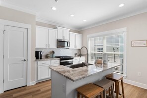 Private kitchen - Living Waters at Summer Salt (Orange Beach)