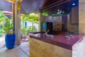 Room - 6 Bedroom Luxury Villa on Golf Course (PH125) (Cha-am)