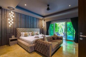 Room - 6 Bedroom Luxury Villa on Golf Course (PH125) (Cha-am)