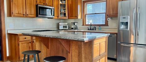 Mikroaaltouuni, uuni, liesi, astianpesukone