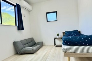 Room - ome loving home (Ome)