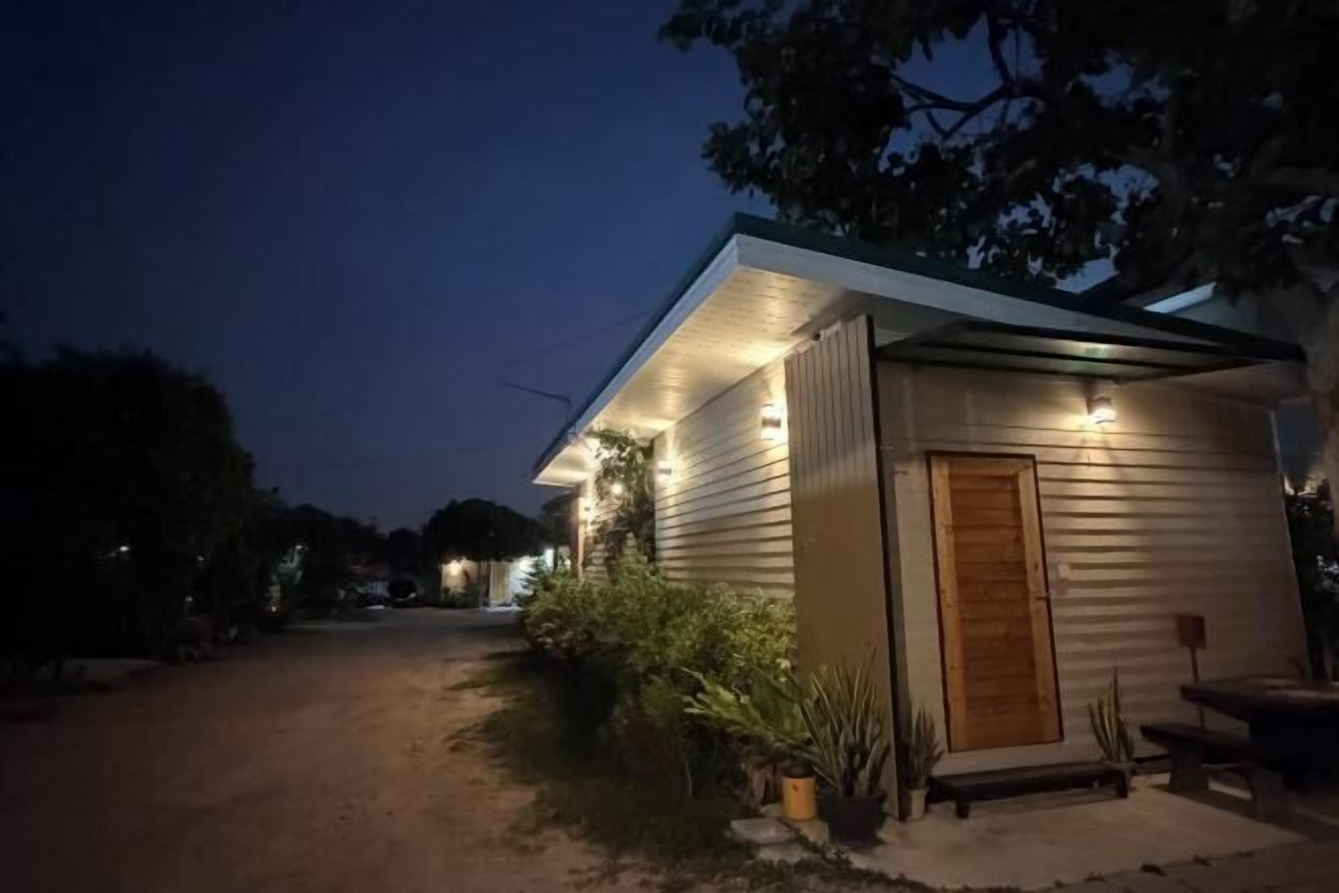 المنشأة من الخارج