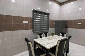 Unclassified image, 4 of 16, button - Entire Vacation House In Sitiawan (Sitiawan)