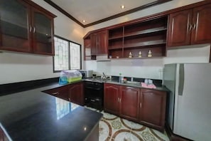 Room - Sunrise Guesthouse & Inn, Panglao (Panglao)