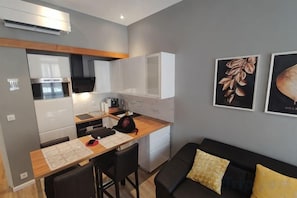 Unclassified image, 4 of 13, button - Apartment Centre Carmes (Toulouse)