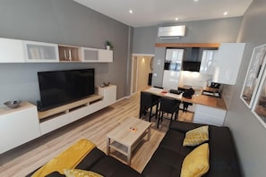 Unclassified image, 3 of 13, button - Apartment Centre Carmes (Toulouse)