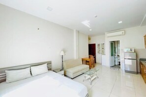 Living area - EMERALD APARTMENT (Ho Chi Minh City)