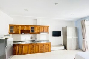 Private kitchen - EMERALD APARTMENT (Ho Chi Minh City)