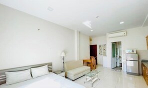 Living area - EMERALD APARTMENT (Ho Chi Minh City)