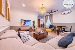 Cots/infant beds - JB Town Villa by RR JBcity (Johor Bahru)