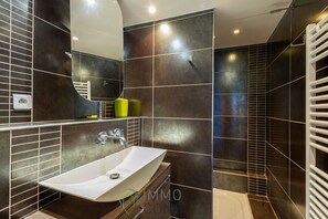 Dusj, såpe og toalettpapir