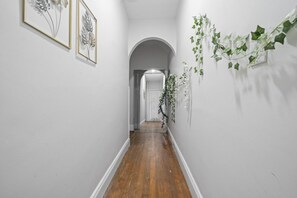 Interior - Huge Home | Sleeps 10+ | Minutes from NYC (Bayonne)