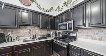 Huge Home | Sleeps 10+ | Minutes from NYC