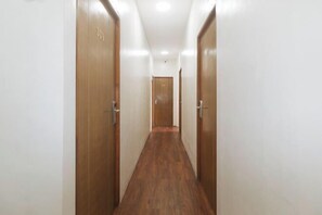 Interior - GREN PLACE near Baclaran Airport Road by RedDoorz (Paranaque)