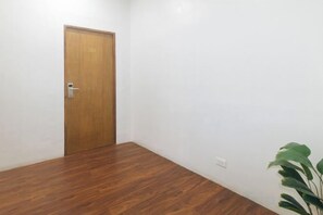 Unclassified image, 2 of 13, button - GREN PLACE near Baclaran Airport Road by RedDoorz (Paranaque)