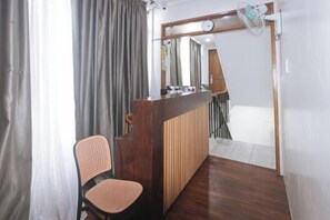 Lobby - GREN PLACE near Baclaran Airport Road by RedDoorz (Paranaque)