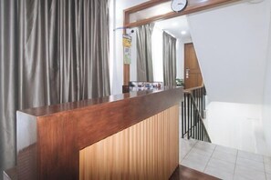 Lobby - GREN PLACE near Baclaran Airport Road by RedDoorz (Paranaque)