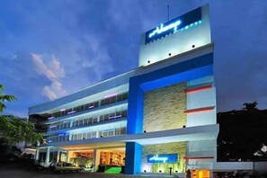 Exterior - Idoop Hotel by Prasanthi (Pejanggik)